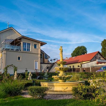 Hotel Tommy Wellness & Spa Náchod Εξωτερικό φωτογραφία