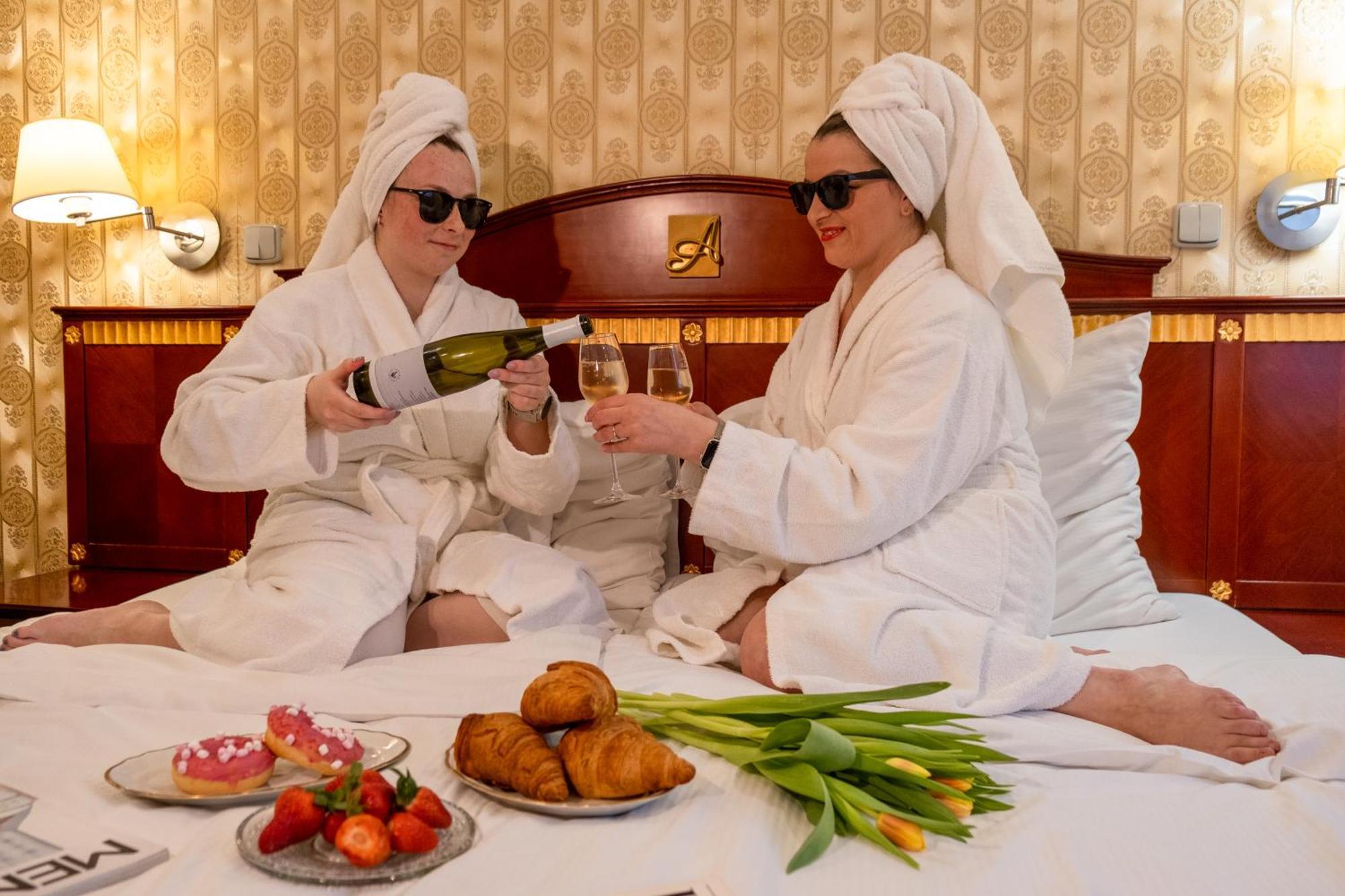 Hotel Tommy Wellness & Spa Náchod Εξωτερικό φωτογραφία